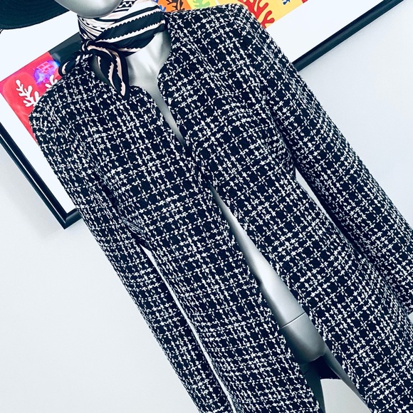 Black & White Tweed Coat - Fully Lined - Gorgeous Excellent Condition - Picture 9 of 16